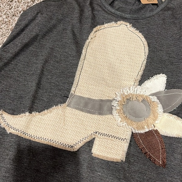 New with tags! Boot tank top - Picture 2 of 4